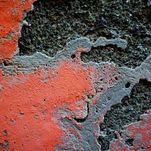 Photo d'un mur dont le ciment se détache laissant apparaitre la minéralité  - France  - collection de photos clin d'oeil, catégorie clindoeil